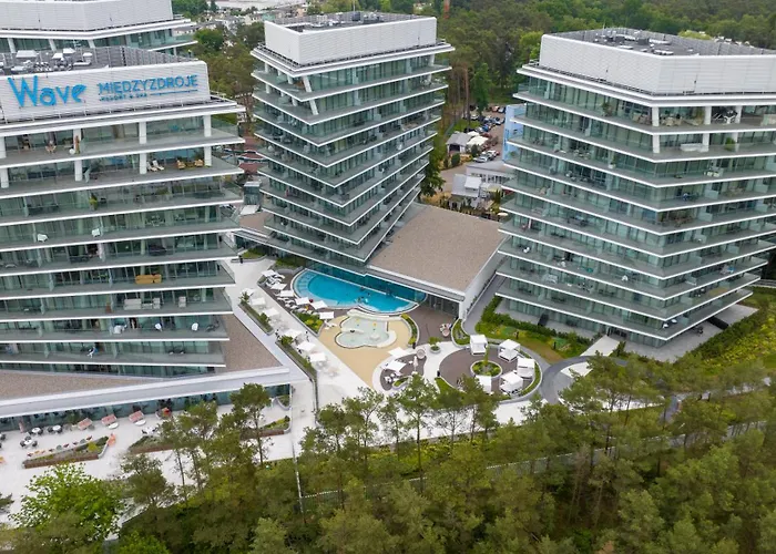 Wave Panorama - Sea View&spa 미엥지즈드로예